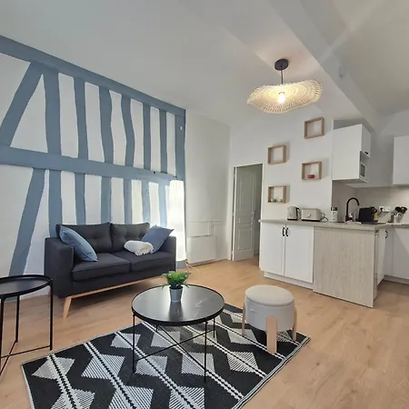 Le Norman Centre Historique Lumineux アパート *